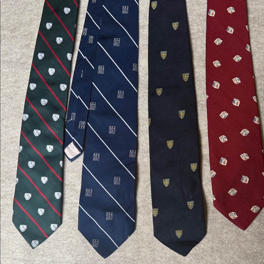 Classic VINTAGE Men's Tie LOT - Green, Blue, Black, Red